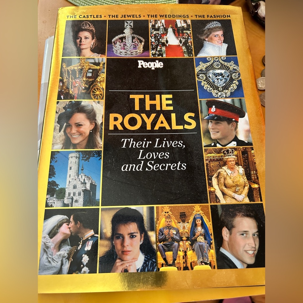 Magazine 'The Royals' Edition - Gold Cover